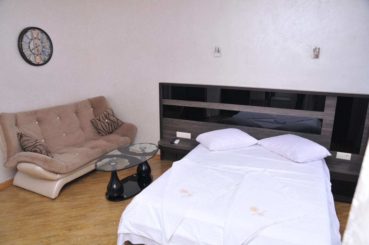 Black Sea Star Batumi Bagian luar foto